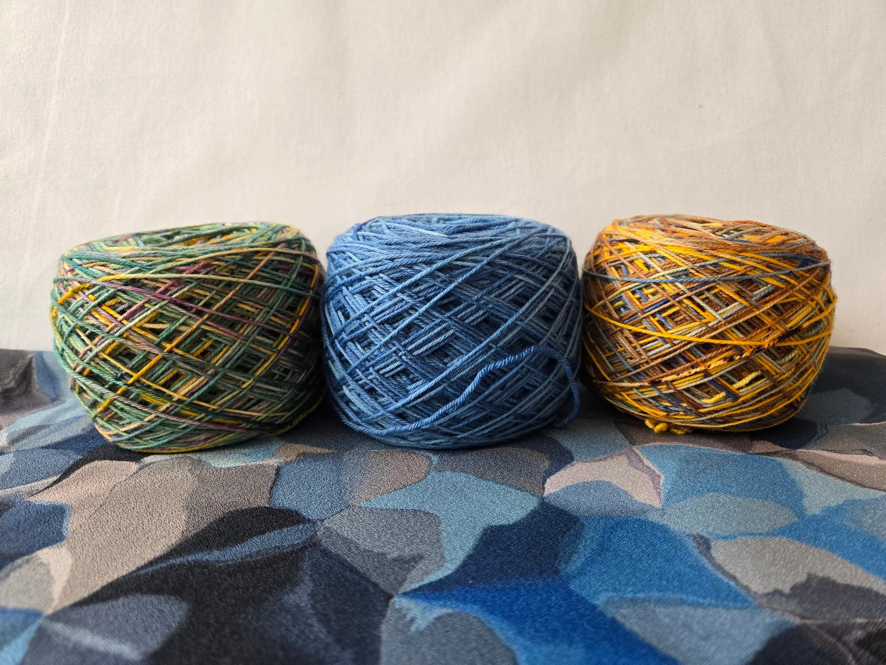 Kits de 3 pelotes Jour J Création, kit de laines teintes à la main