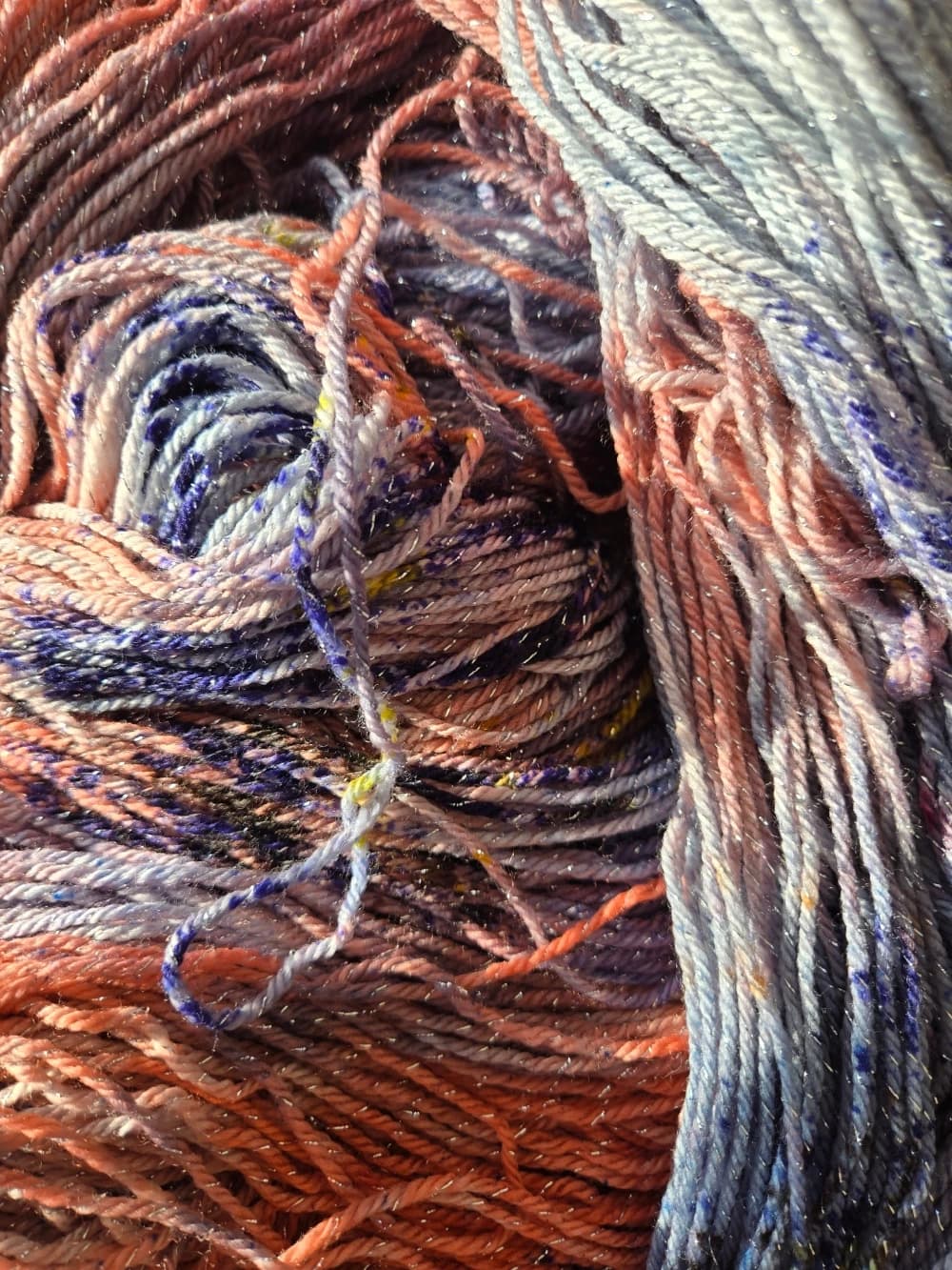 Palette de laines teintes à la main Jour J Création